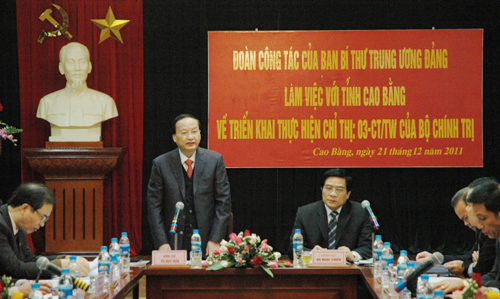 Đồng chí Tô Huy Rứa kiểm tra tình hình thực hiện Chỉ thị 03-CT TW của Bộ Chính trị tại tỉnh Cao Bằng
